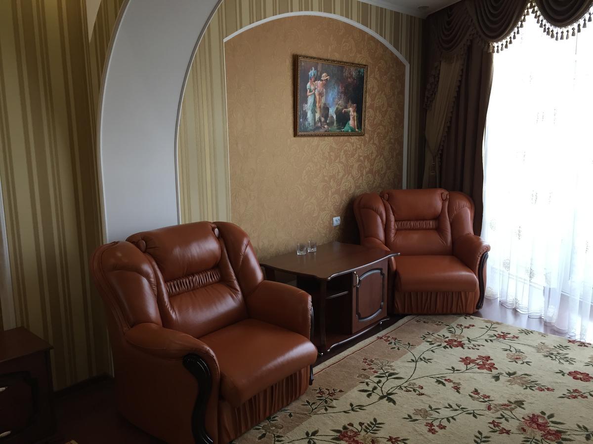Hotel Oktan Kryve Ozero 外观 照片