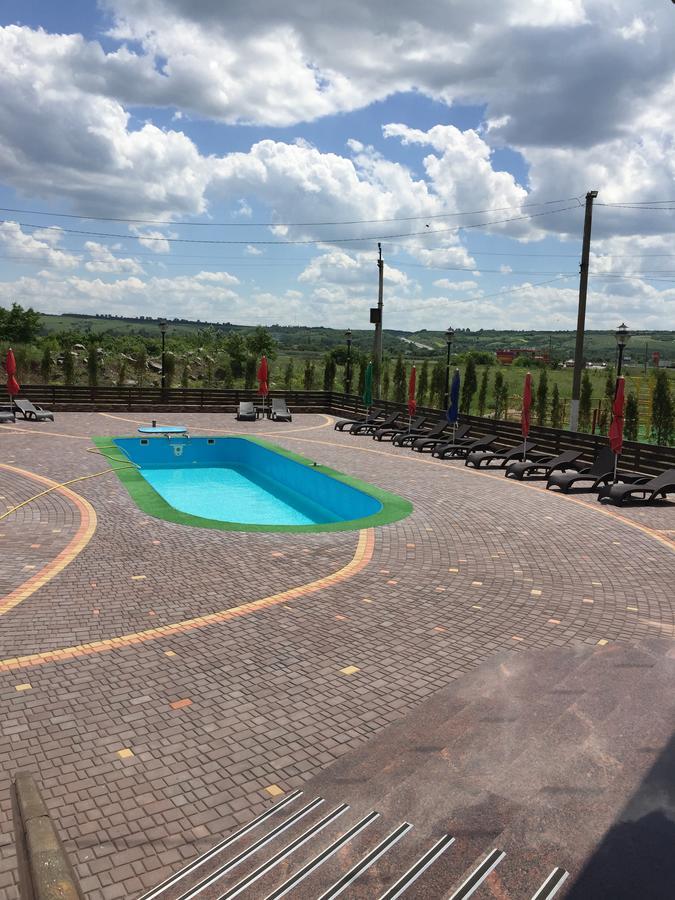 Hotel Oktan Kryve Ozero 外观 照片